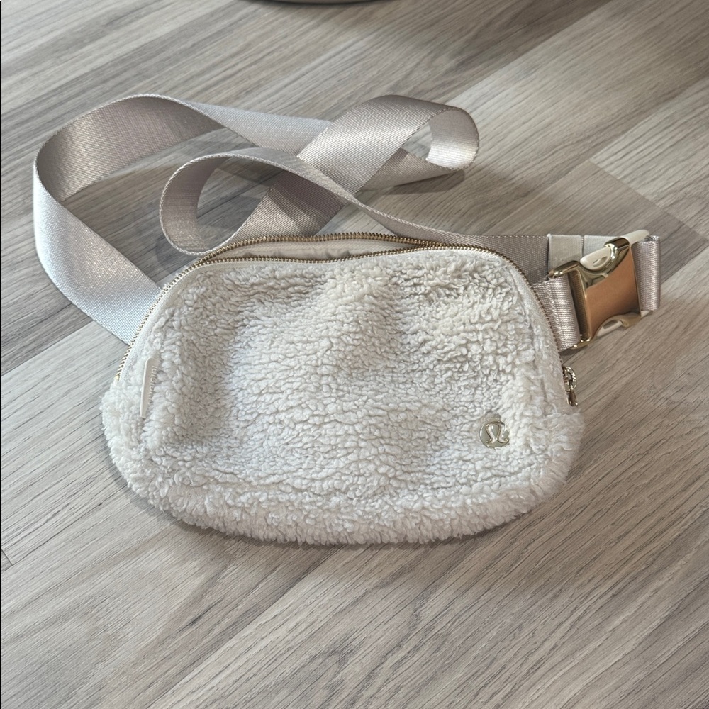 lululemon belt bag fleece version with gold hardware